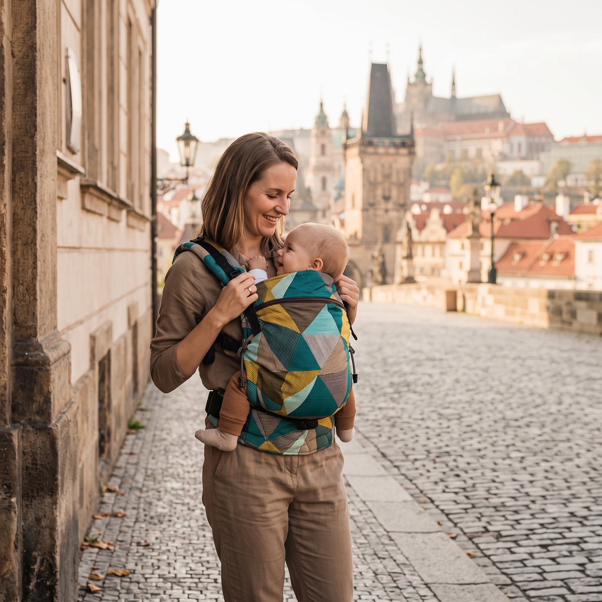Monkey Mum® Ergonomska rastoča nosilka Carrie - Čar geometrije