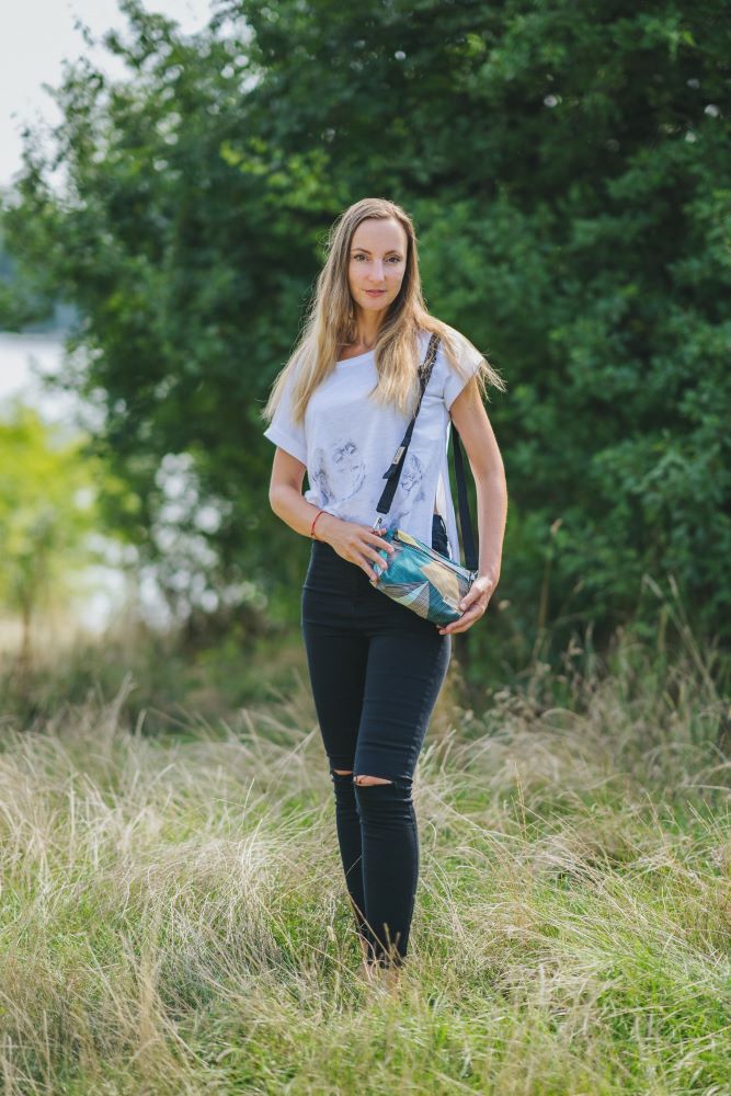 Monkey Mum® Večnamenska ledvinka za nosilko Carrie - Čar geometrije