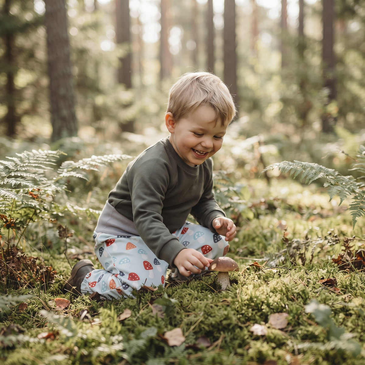 Otroške rastoče softshell hlače z membrano Monkey Mum® - Pisana mušnica